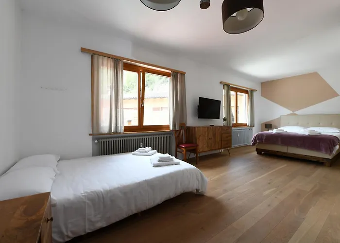 Hotel 7 24 H Check-in E Parking Losone