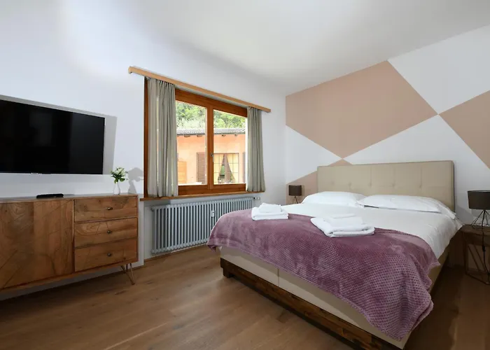 7 24 H Check-in E Parking Отель